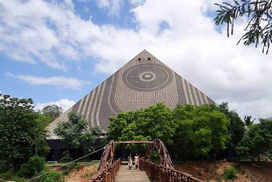 pyramid valley
